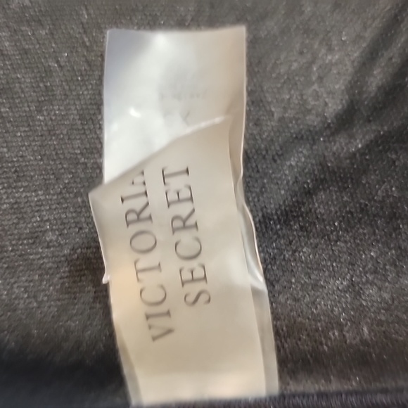 Victoria Secret brand bikini top separate - Picture 8 of 10